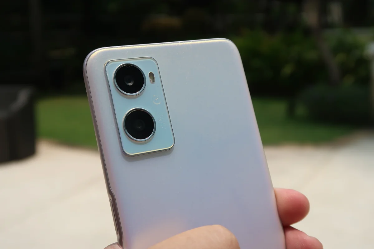  Oppo A96
