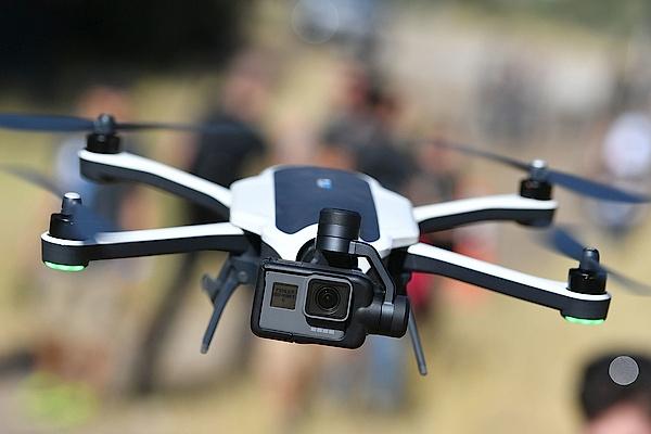 This Cheap Drone Revolutionises Drone Market - Anyone Can Fly It!