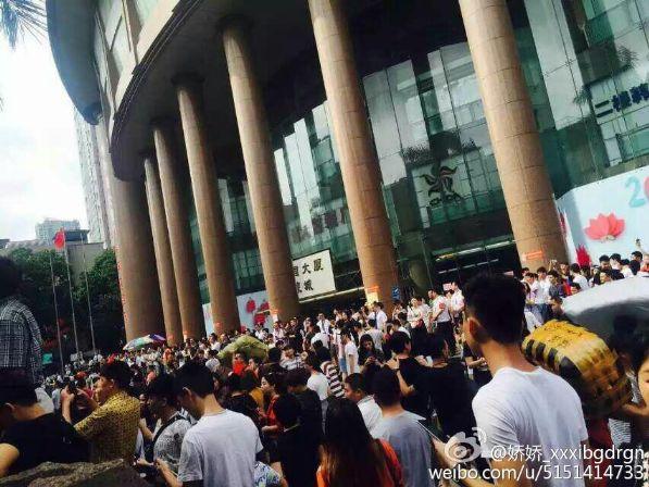 租金高昂生意惨淡广东广州数千商户集体罢市