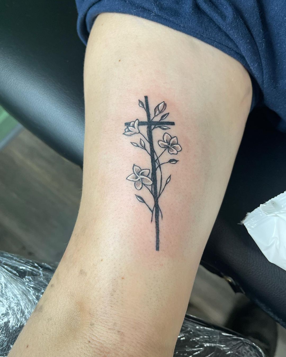 Fabulous Floral Cross Tattoo