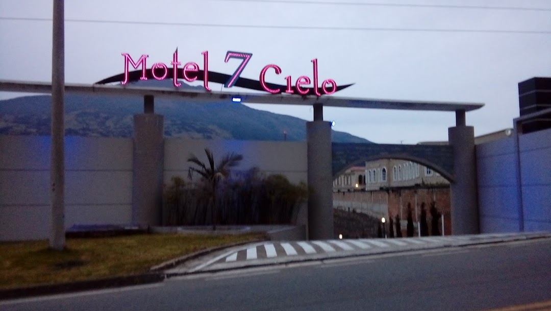 Motel 7 Cielo