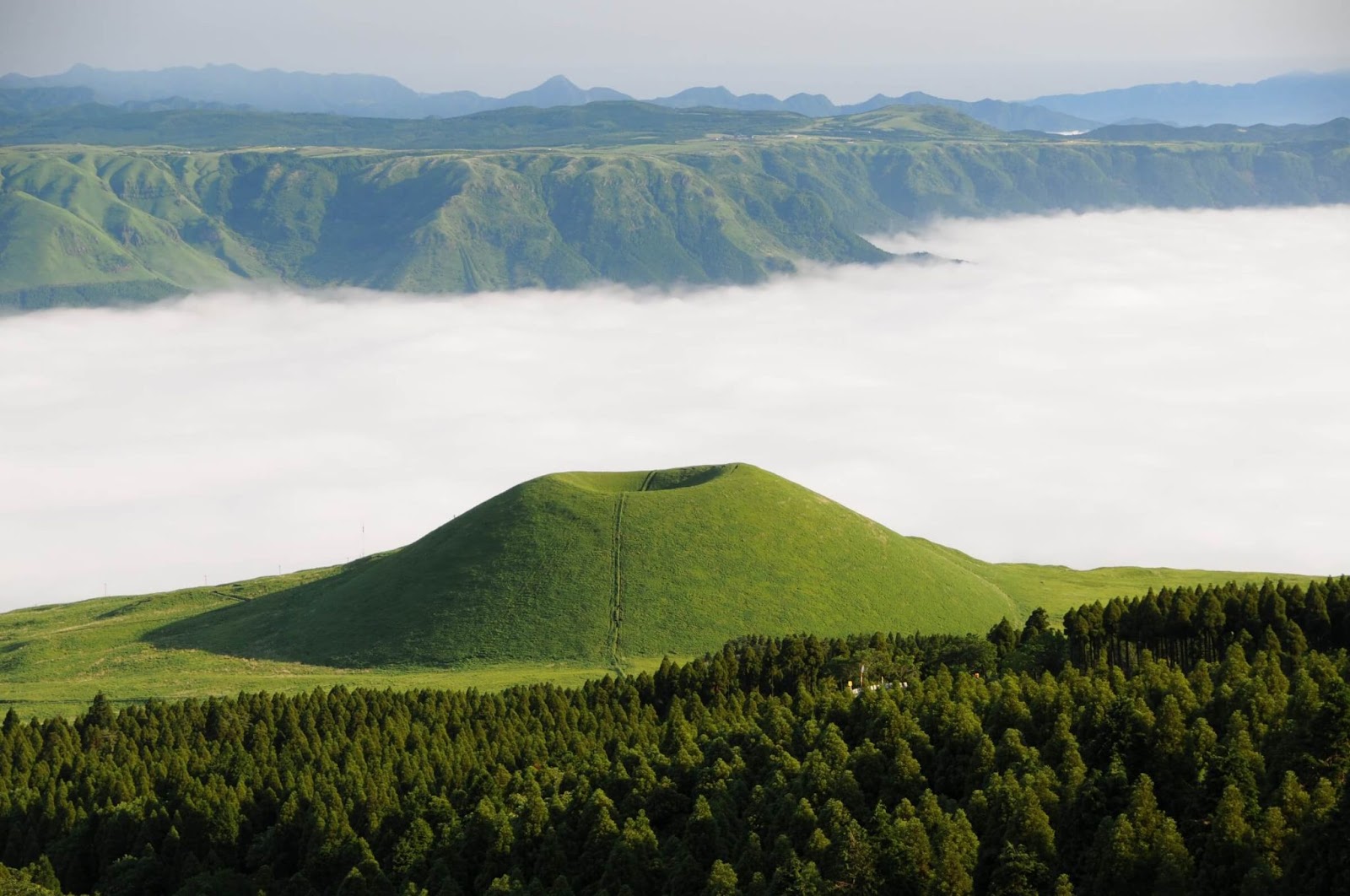 off the beaten track in Japan, Mount Aso, largest and most active volcano in Japan