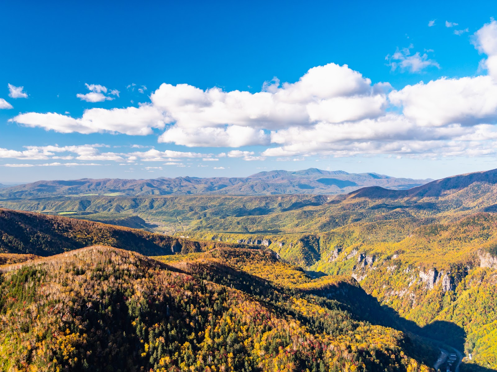 4.秋には必ず訪れたい！紅葉溢れる温泉地「層雲峡」