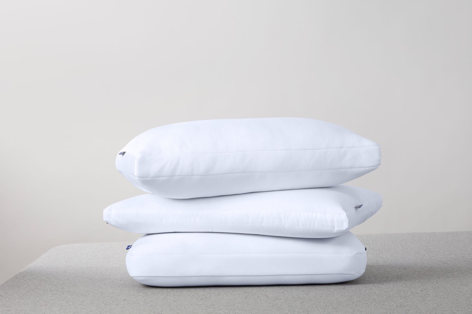 How much padding does a pillow have? Measurements and weight 