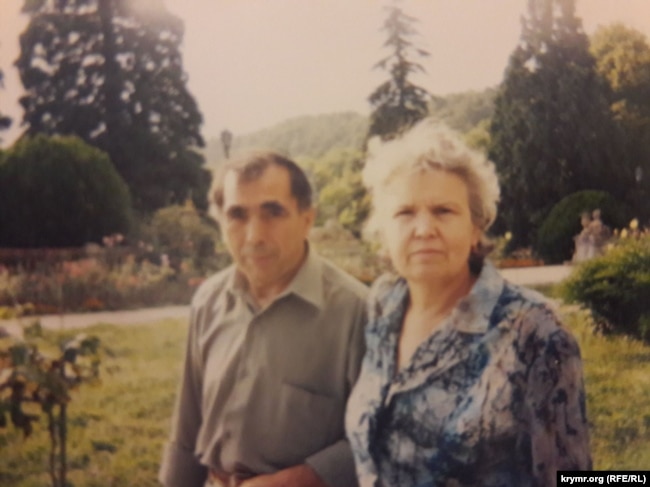 Родители крымскотатарской вышивальщицы Эльмиры Катаки