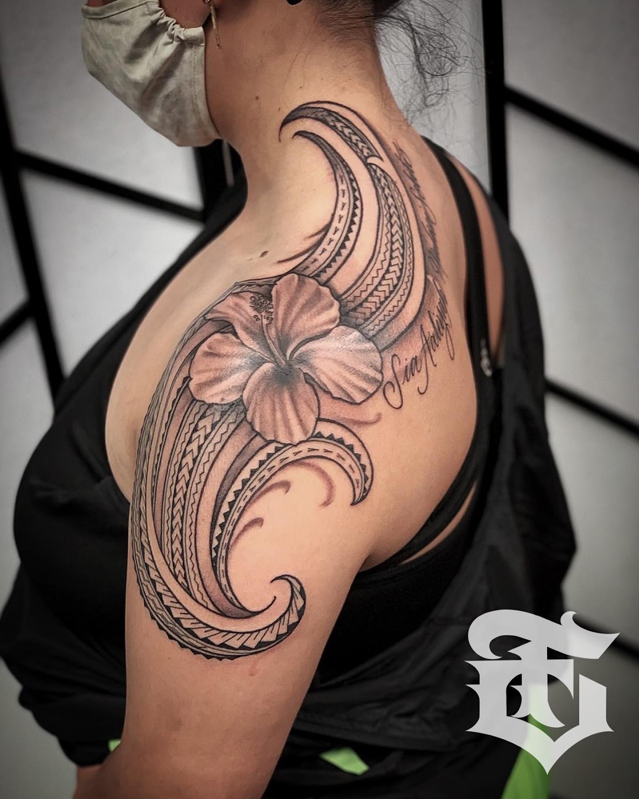 Beautiful Samoan Classy Shoulder Tattoos Female