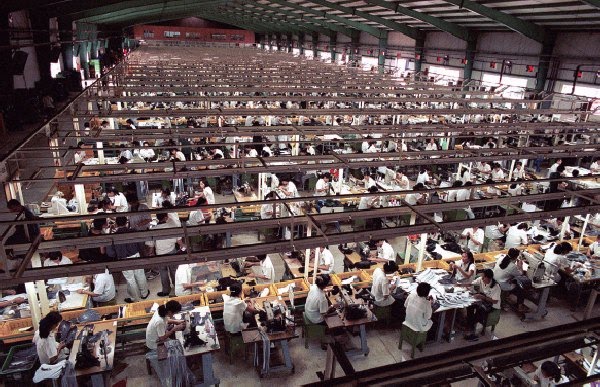 https://szifon.com/wp-content/uploads/2012/02/sweatshop.jpg