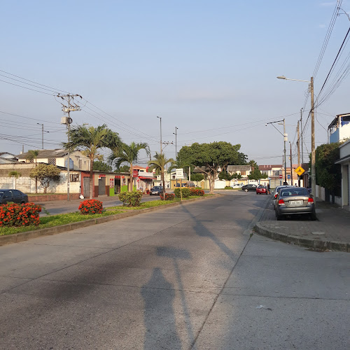 Parada Alimentador 2 Metrovia '' ruta samanes'' - Guayaquil