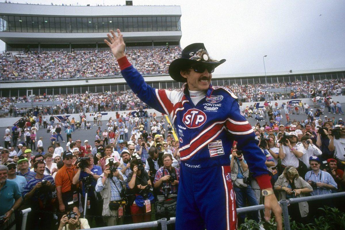 Top 10 Most Popular Richard Petty's 7 Daytona 500 Wins Is an Iconic NASCAR Achievement | Fanbuzz