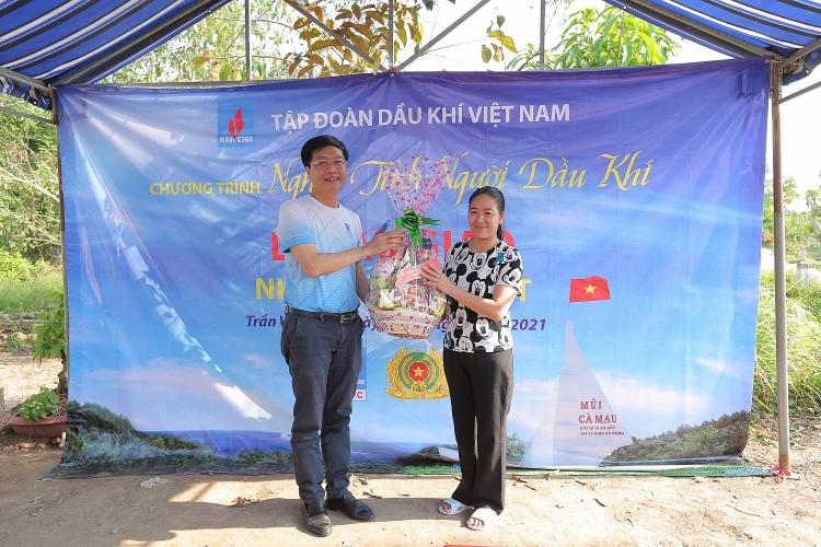 PVCFC phối hợp Công an tỉnh Cà Mau trao nhà Đại đoàn kết tại xã Khánh Bình, huyện Trần Văn Thời