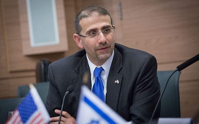 Former US ambassador to Israel Dan Shapiro attends at a fare-well session at the Knesset ahead of his departure from the role on January 17, 2017. (Miriam Alster/Flash90)