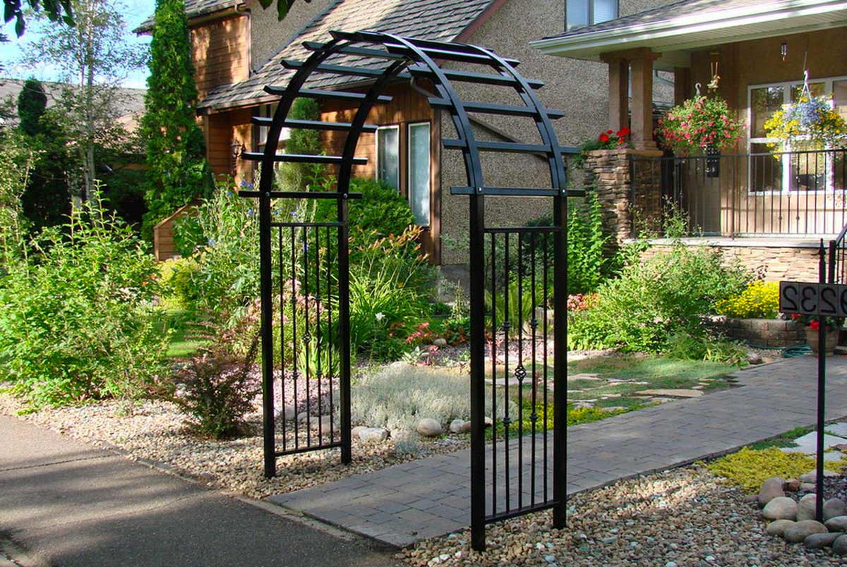 Металлическая арка: изысканный элемент декора для вашего сада