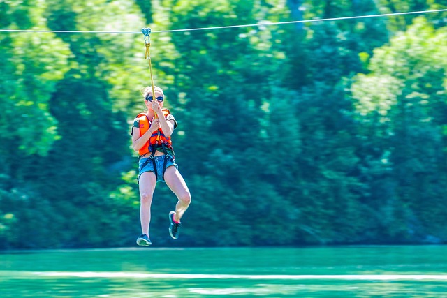 Things to do in Maui with Kids - kid zipline