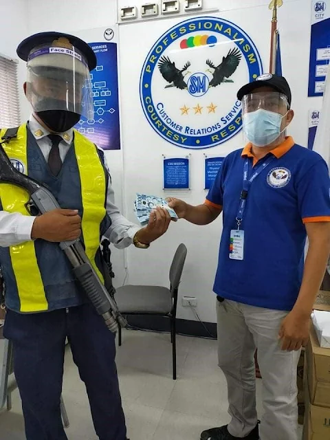 Security guards of SM City Lucena acknowledges their good deeds