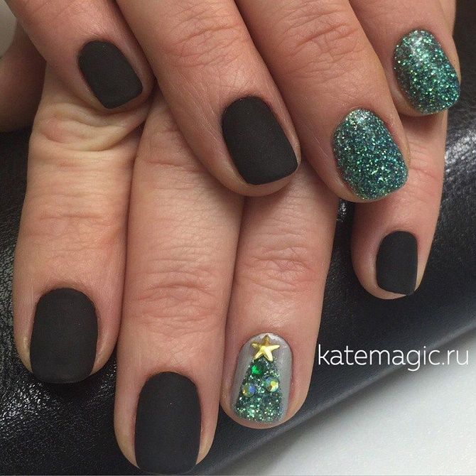 Festive manicure with a Christmas tree for the New Year 2022: 25 beautiful nail design options