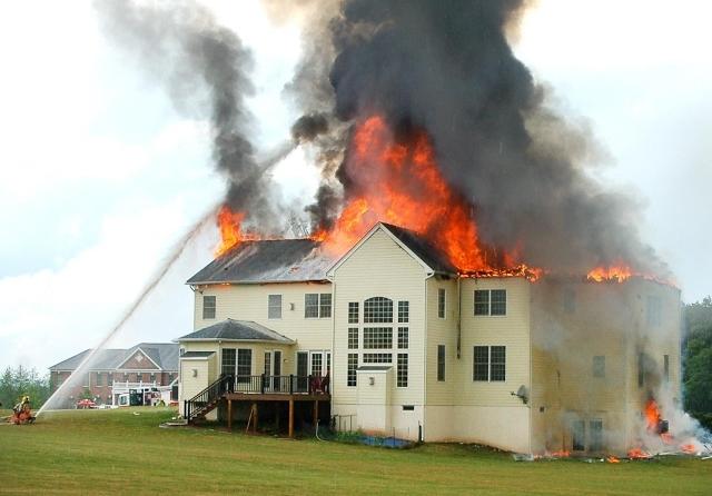 Что делать, если в доме начался пожар