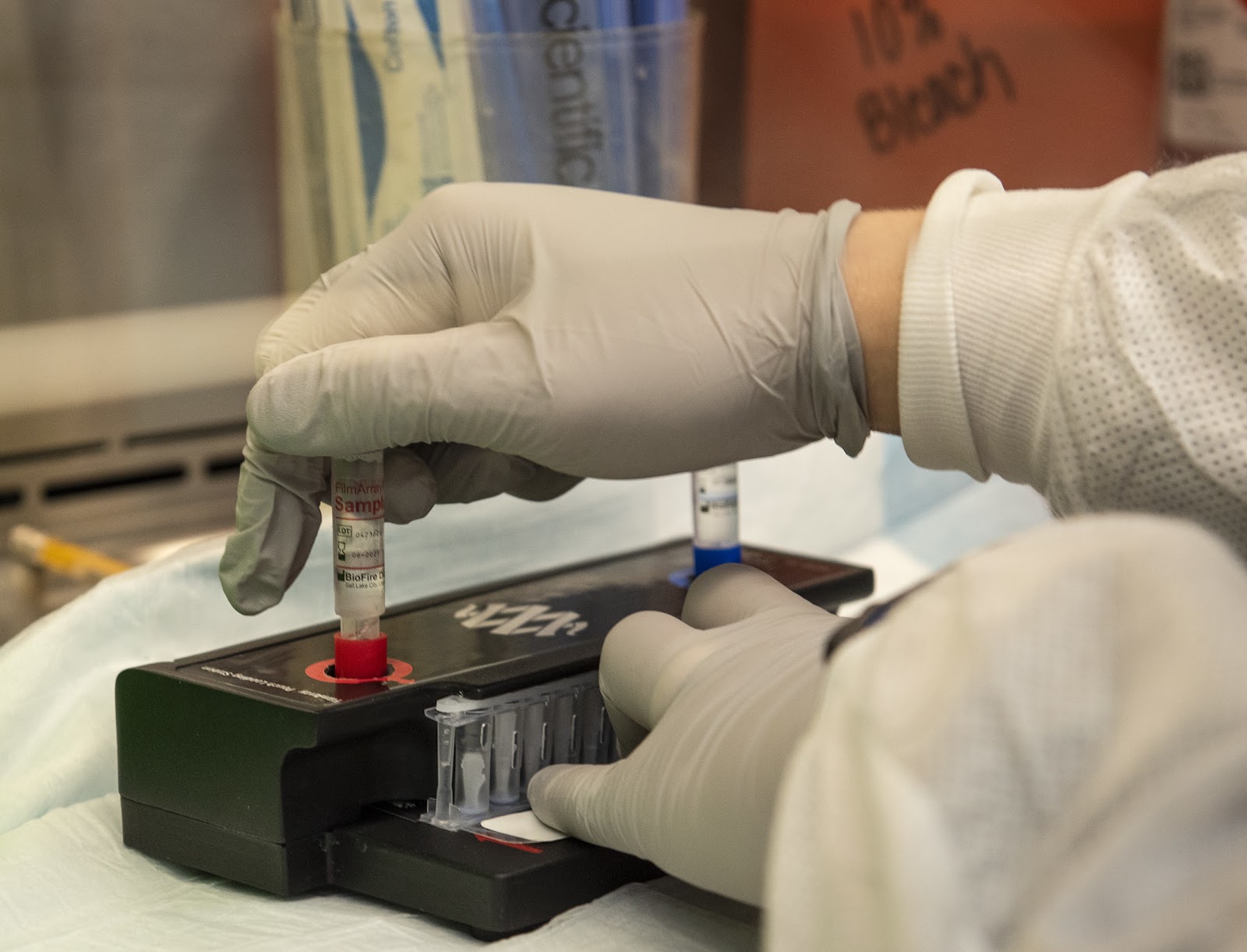 Die diagnostischen COVID-19-Tests werden in von der CLIA zugelassenen Labors durchgeführt. Quelle: Luftwaffenstützpunkt Eglin