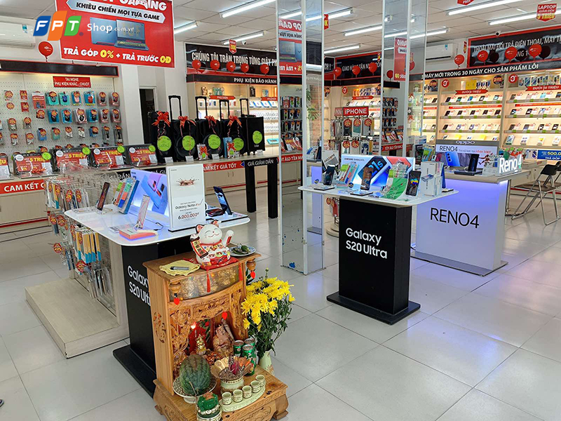 FPT Shop tại Hội An nổi bật với thiết kế 'đậm chất phố cổ'