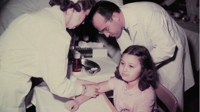 Вакцина Джонаса Солка позволила начать борьбу с полиомиелитом в мире