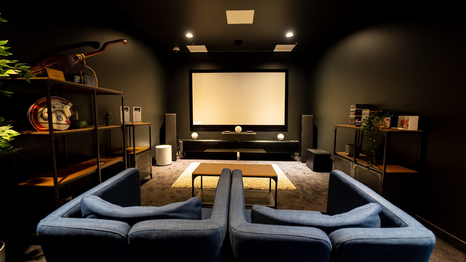 The Emmy Awards cinema room: a home theater system like the one at home -  Son-Vidéo.com: blog