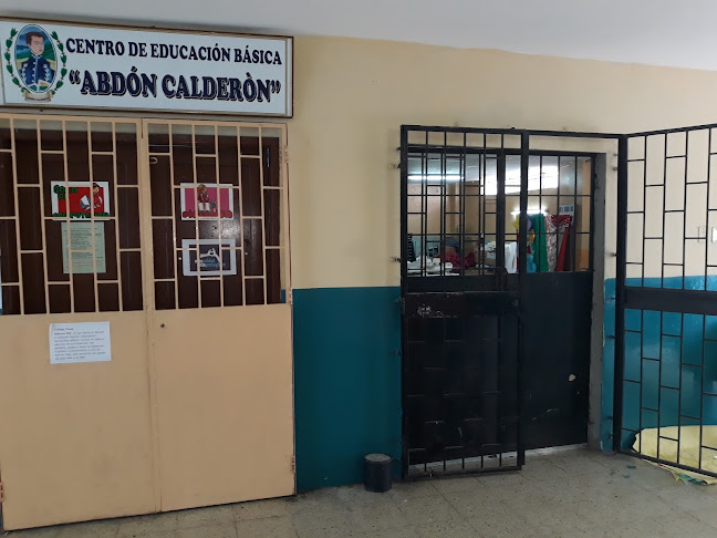 Escuela Abdón Calderón