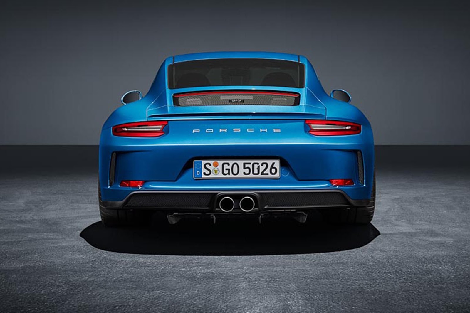 2018-porsche-911-gt3-touring-rear.jpg