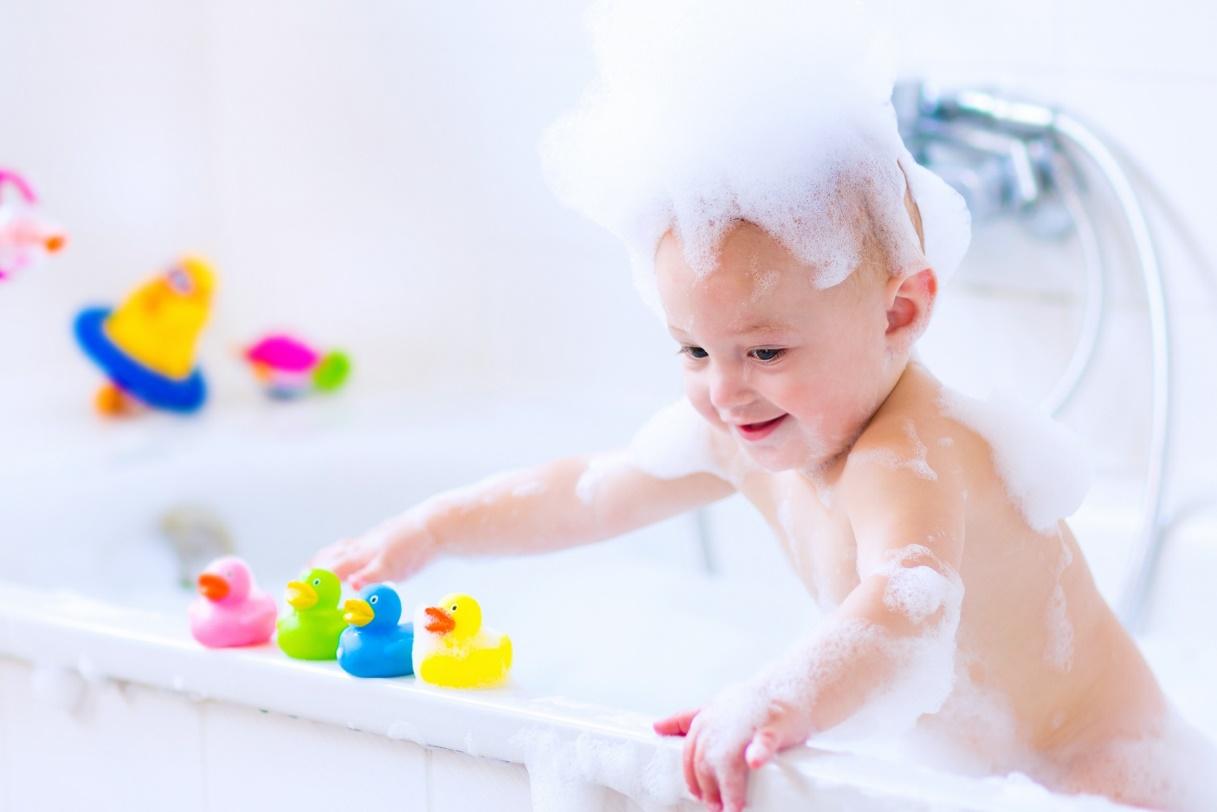 All About Baby Bathing: Benefits of a Sponge Bath for Baby