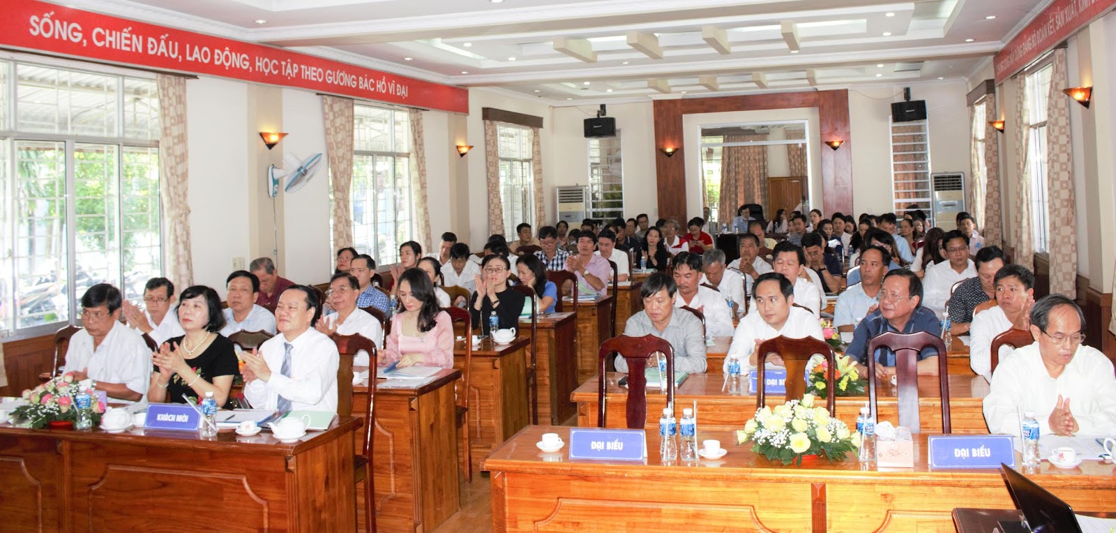 2. Đại hội biểu quyết giữ lại 1.000 tỷ đồng lợi nhuận tăng sức đề kháng cho ASM