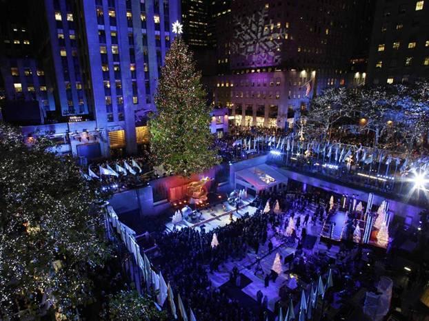 Rockefeller Center: la cerimonia per l'accensione dell'albero di Natale