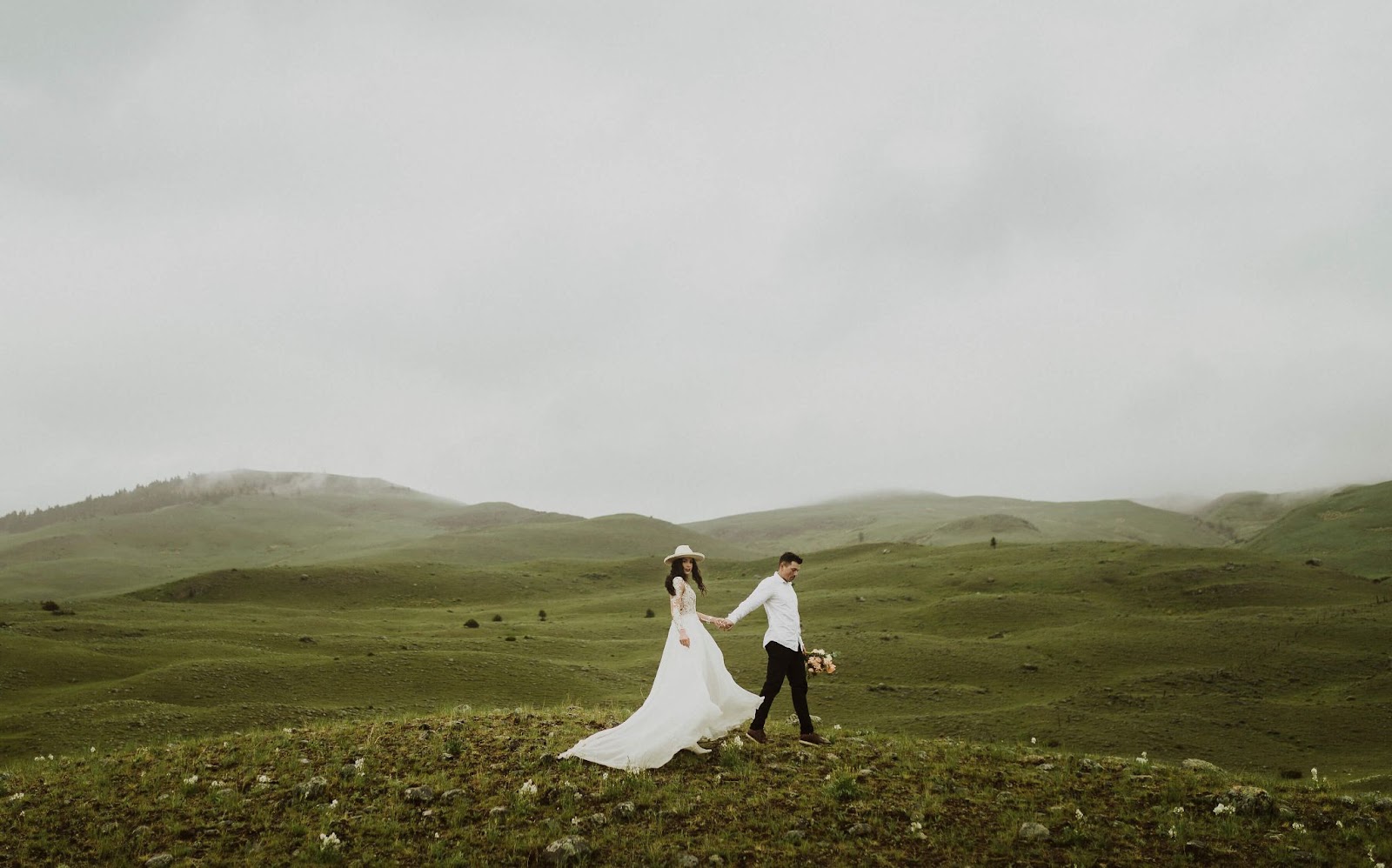 elopement photo by Among the Pines Photography