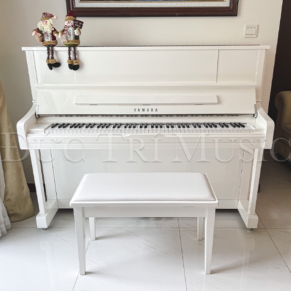 Đàn piano Upright Yamaha U1J WH UPR01029 sở hữu vẻ ngoài cuốn hút và tính năng vượt trội