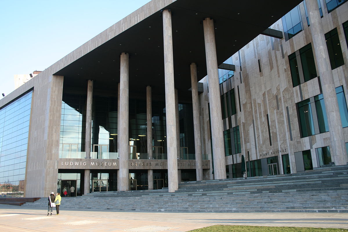 Stone steps and tall pillars frame the entrance to the modernised Ludwig Museum