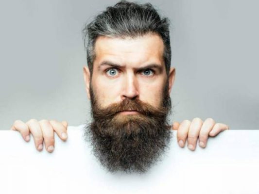 Nằm mơ thấy mình bị mọc mọc râu có nghĩa là những điềm gì?