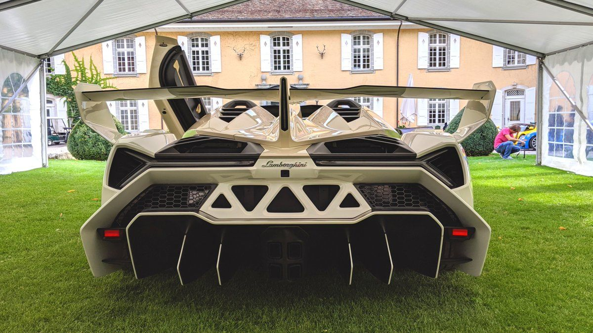 Lamborghini один из конфискованных у африканского правителя авто