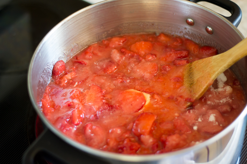 13-strawberry-jam-challenge-cooking-strawberry-jam.jpg