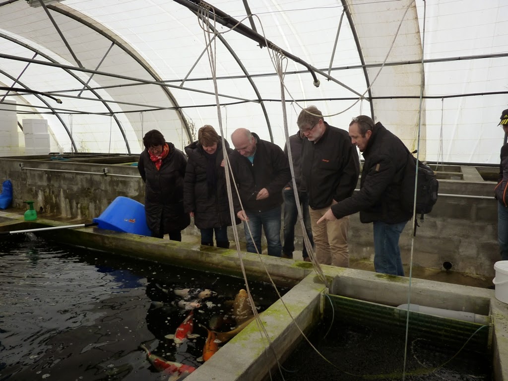 Le bureau de l'AFC en déplacement à la pisciculture. AfFL8H8FBVx7HP59ljPx7CCfsHN68puBiCXzLN96CIs=w1176-h882-no