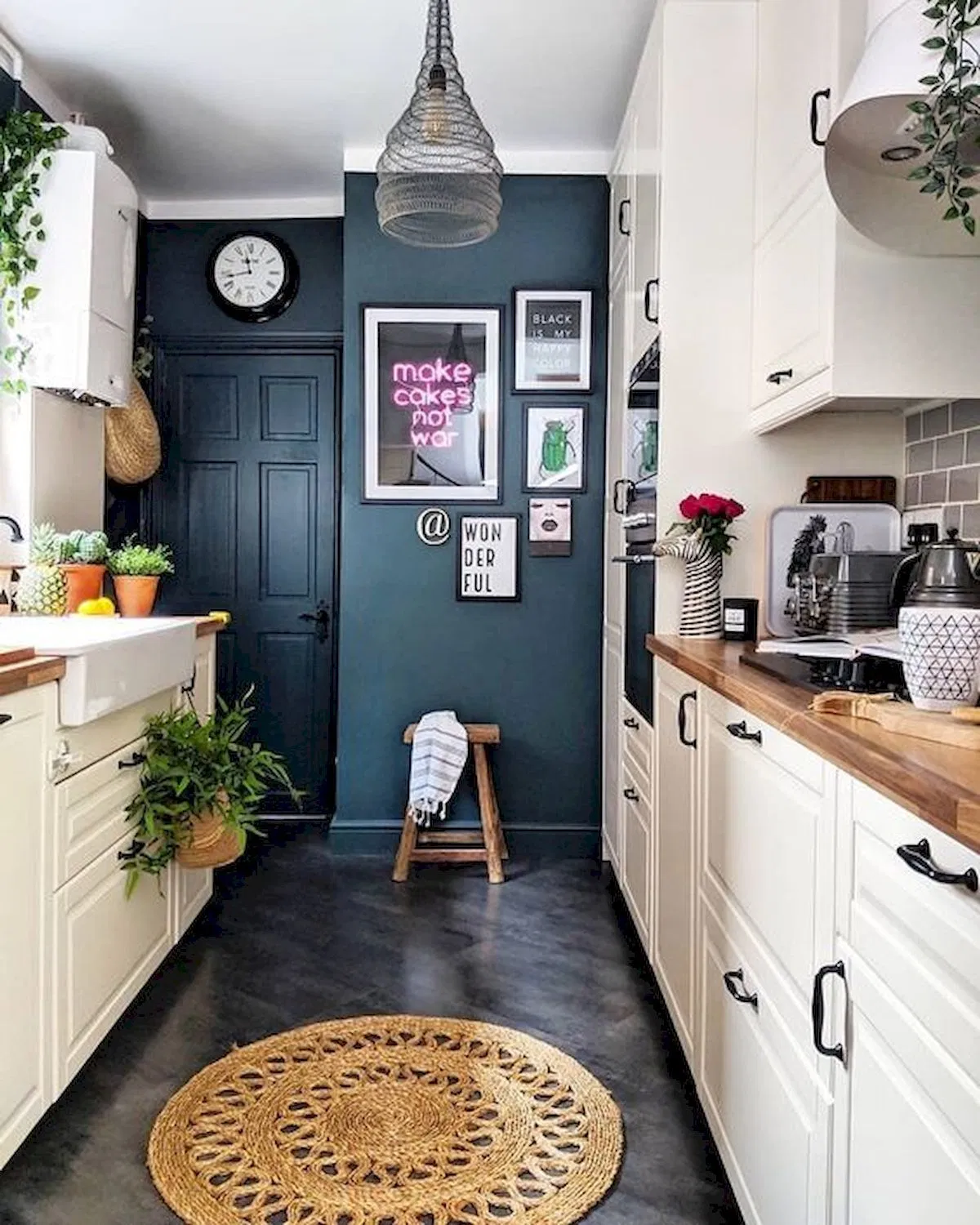 Artistic Twist On A Traditional Kitchen