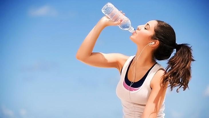Mẹo giúp cơ thể tránh mất nước ngày nắng nóng