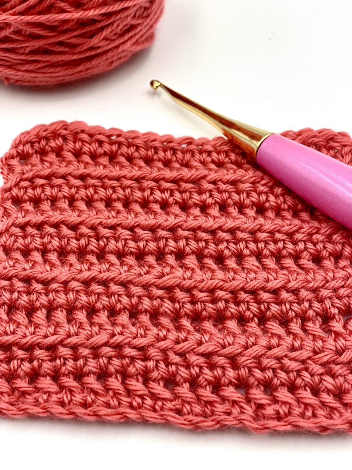 10 opaque crochet stitches 'without all the holes' - Dora Does