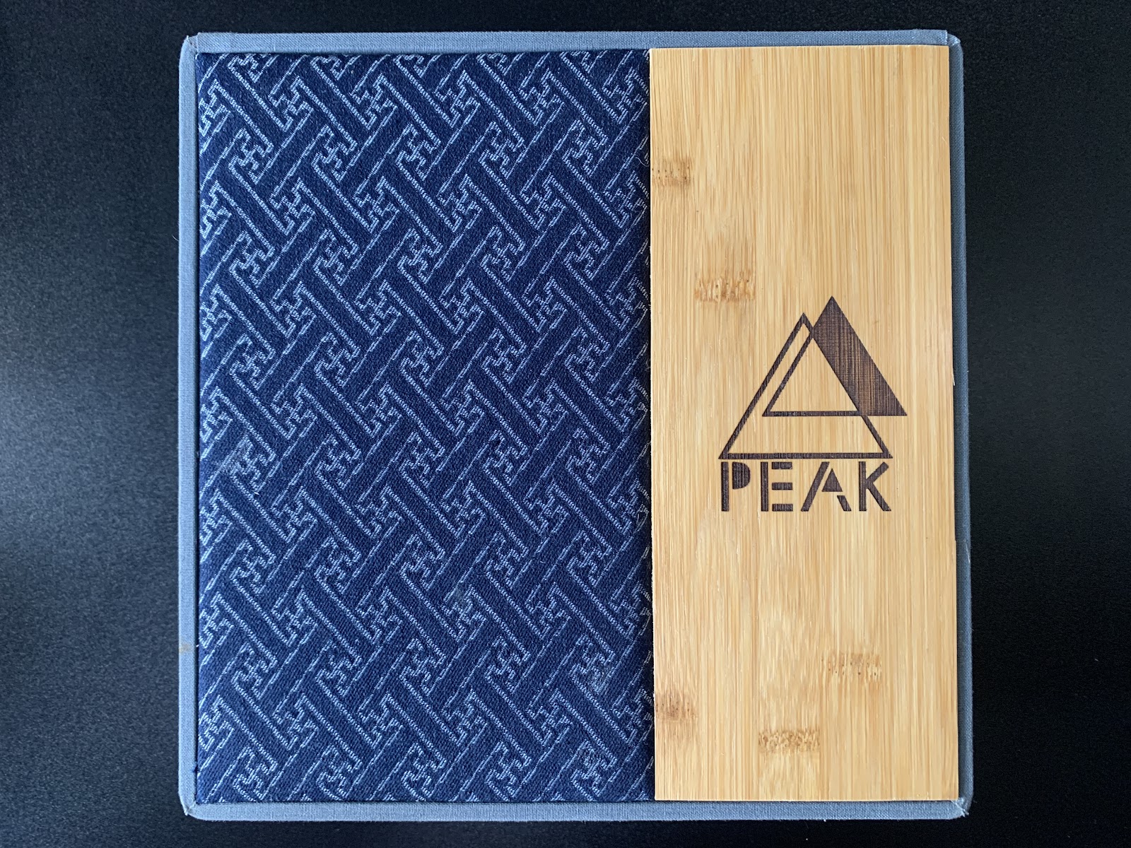 The wooden box of PEAK Audio Origin
