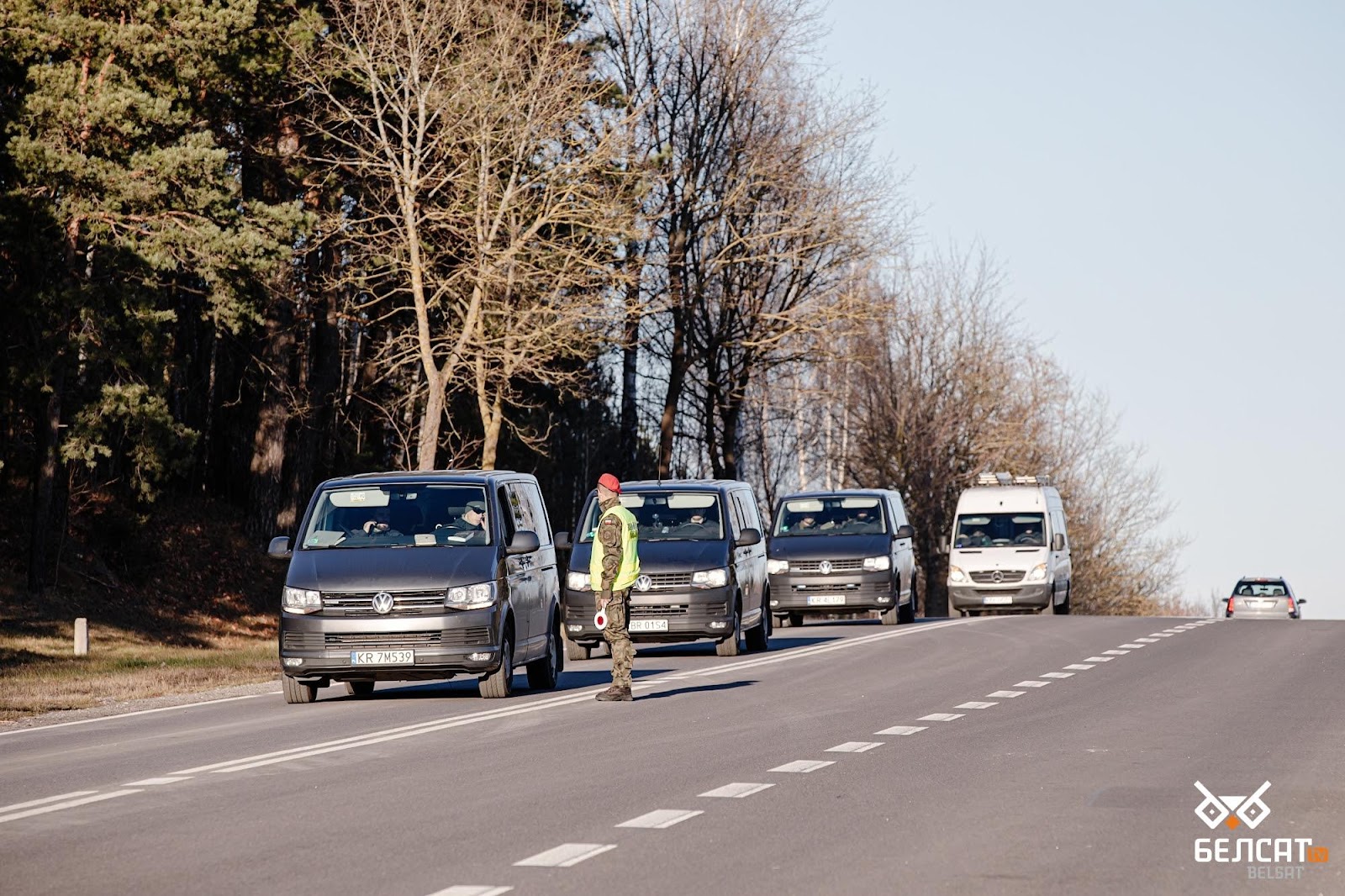 Пункт проверки автомобилей, которые едут в сторону белорусской границы, во время чрезвычайного положения из-за наплыва мигрантов