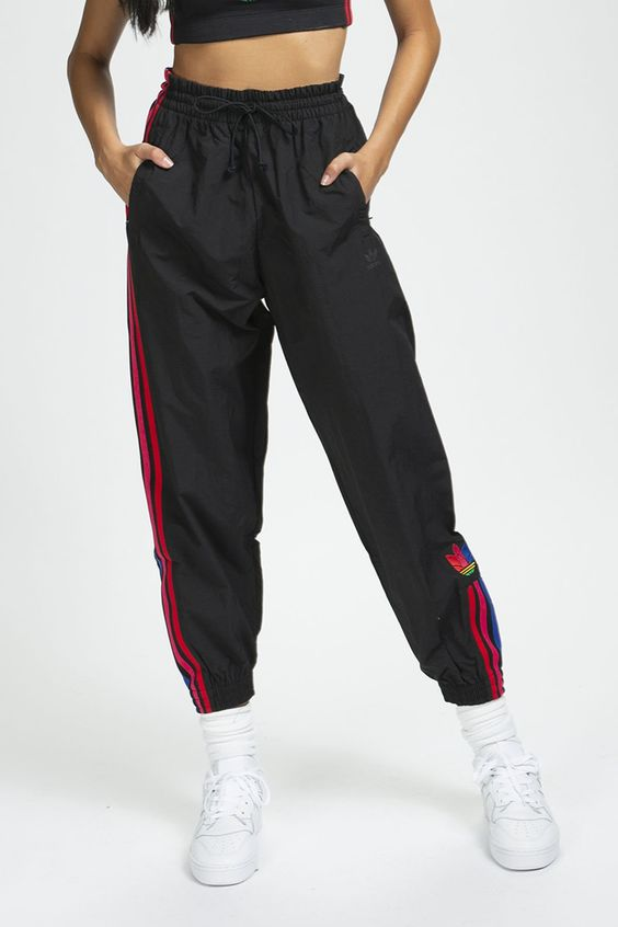 Khỏe khoắn, tràn đầy sức sống với Jogger 2 sọc nữ