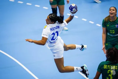 França vence a partida (foto: Divulgação/IHF)