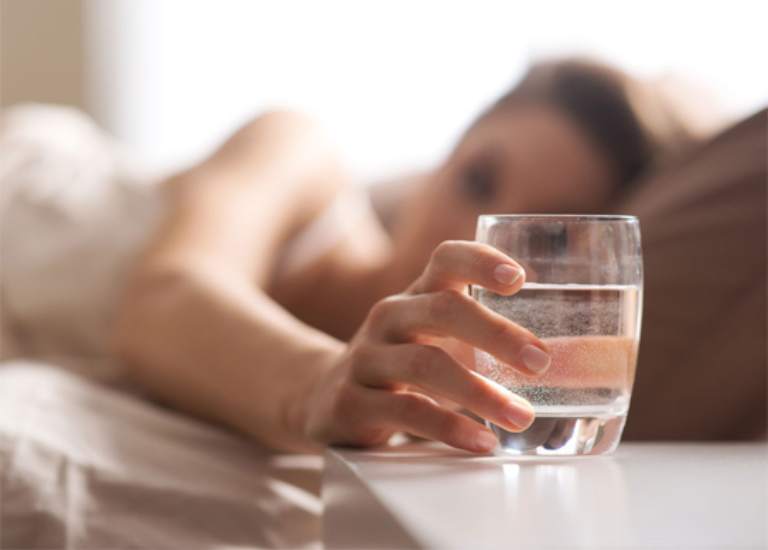 Uống nhiều nước trong khi bị cảm cúm