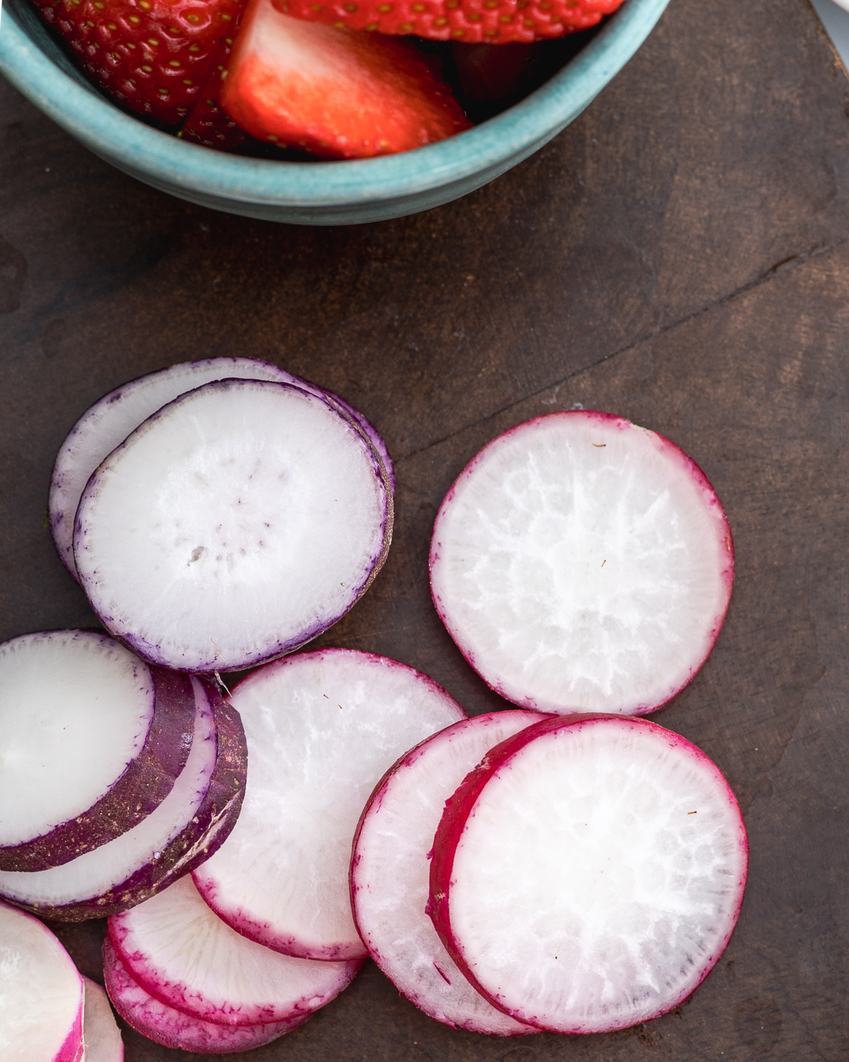  thin round radishes