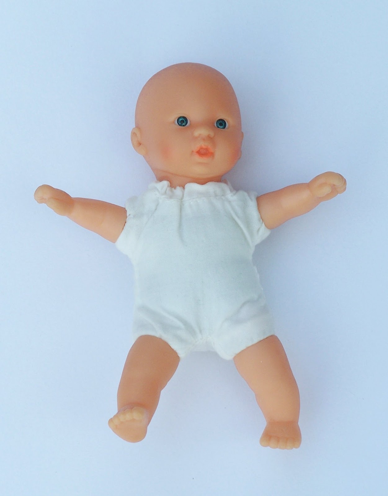 File:Baby doll-Calineczka-