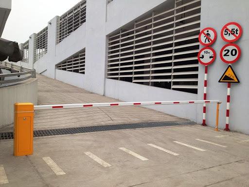 Thanh chắn tự động giúp đảm bảo an toàn cho những chiếc xe được trông giữ