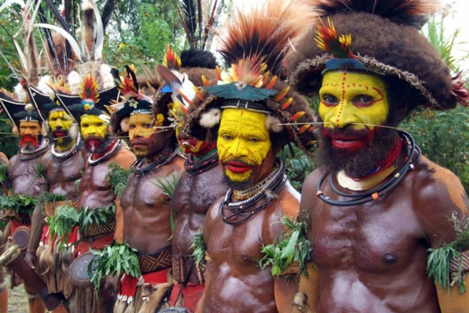 Suku-suku di Pulau Papua dan Penjelasannya