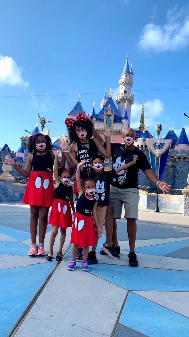 black mom blogger disneyland