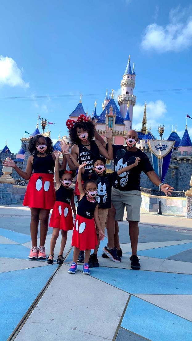 black mom blogger disneyland